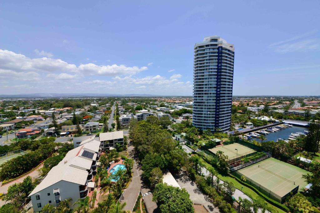 Broadwater Shores Waterfront Apartments โกลด์โคสต์ ภายนอก รูปภาพ