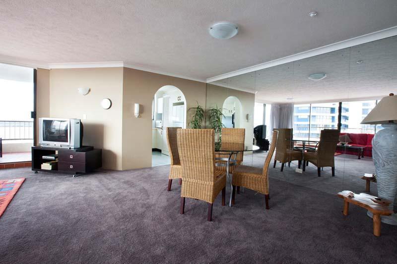 Broadwater Shores Waterfront Apartments โกลด์โคสต์ ภายนอก รูปภาพ