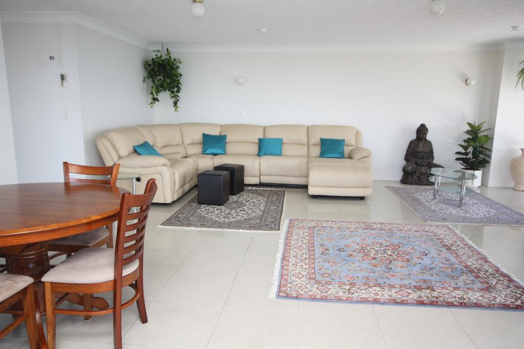 Broadwater Shores Waterfront Apartments โกลด์โคสต์ ภายนอก รูปภาพ