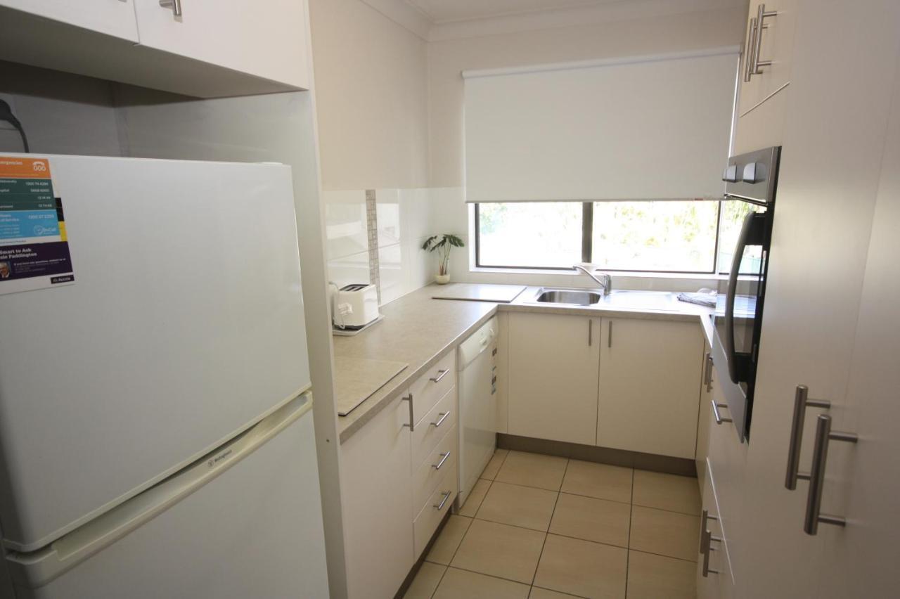 Broadwater Shores Waterfront Apartments โกลด์โคสต์ ภายนอก รูปภาพ